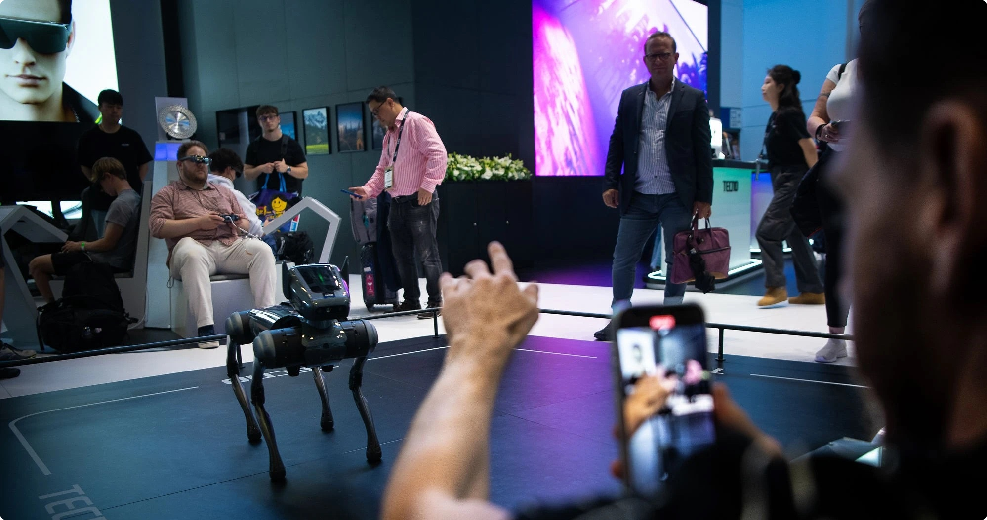 数字科技浪潮席卷多元场景 年度行业论坛矩阵聚焦AI、健康与机器人前沿落地